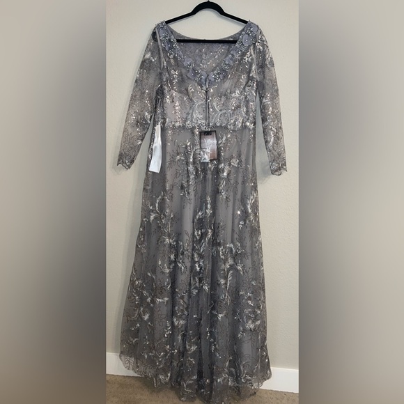 Mac Duggal 67498 NWT FLORAL EMBROIDERED ILLUSION LONG SLEEVE GOWN - Picture 5 of 10